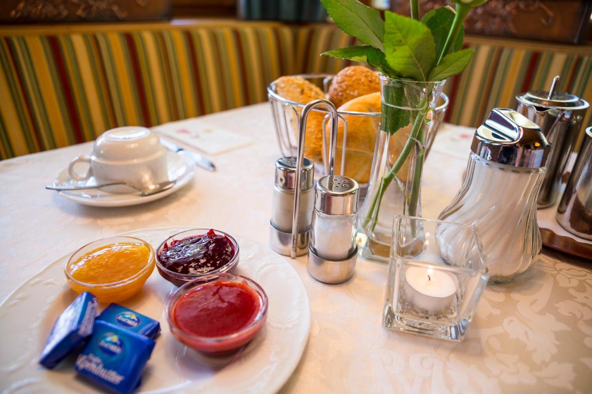 Seehueter's Seerose Hotel Oetz